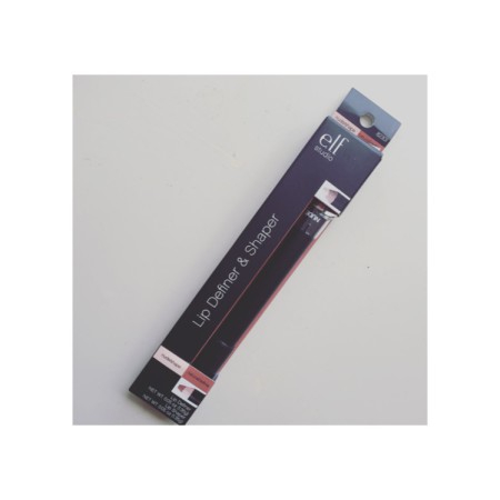 lip definer and shaper